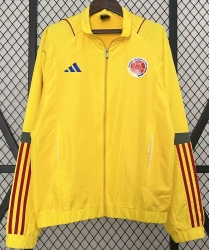 2425 Columbia Soccer Windbreak jacket