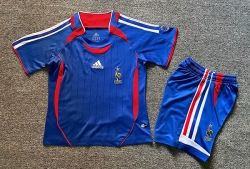 2006 FRANCE Home kids